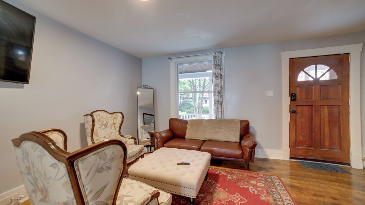 Photo of Livingroom in Wilkinsburg