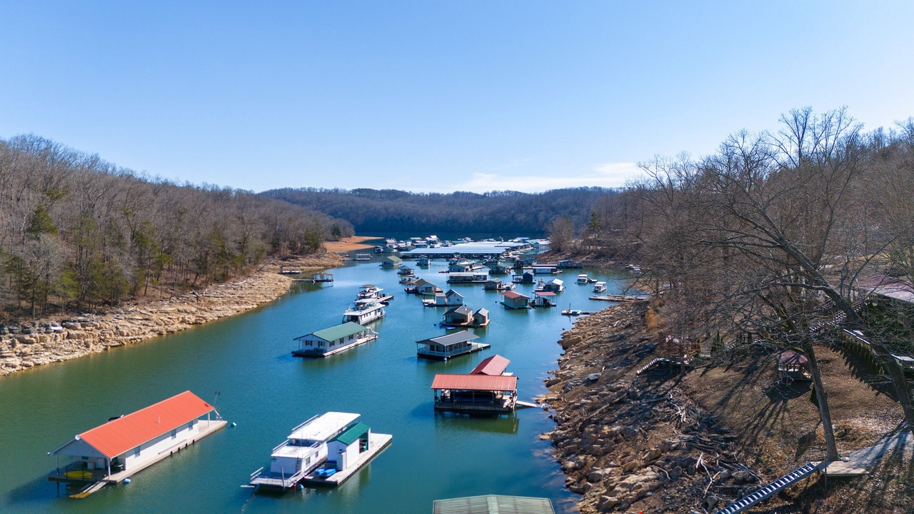 Photo of Others in Flat Hollow Marina