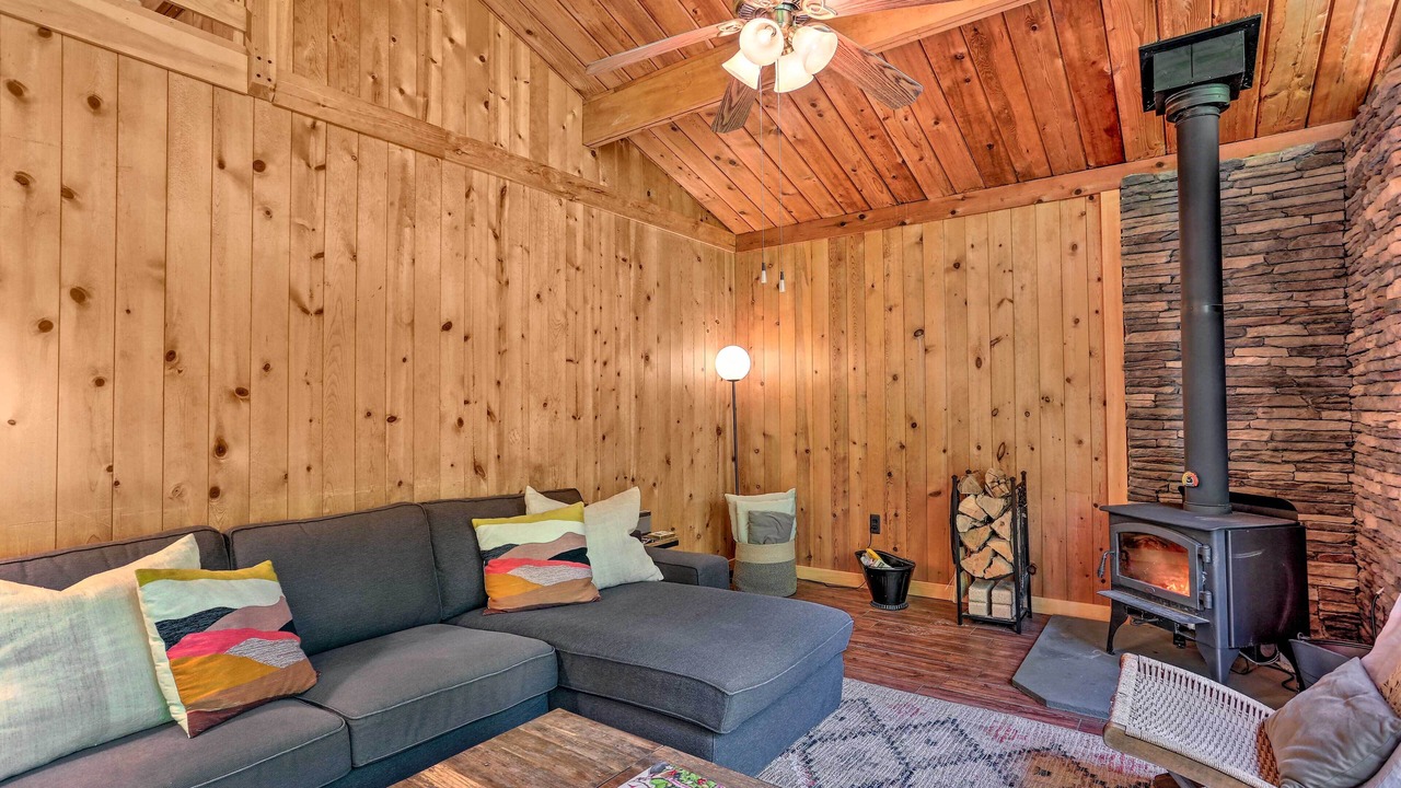 Photo of Livingroom in High Falls