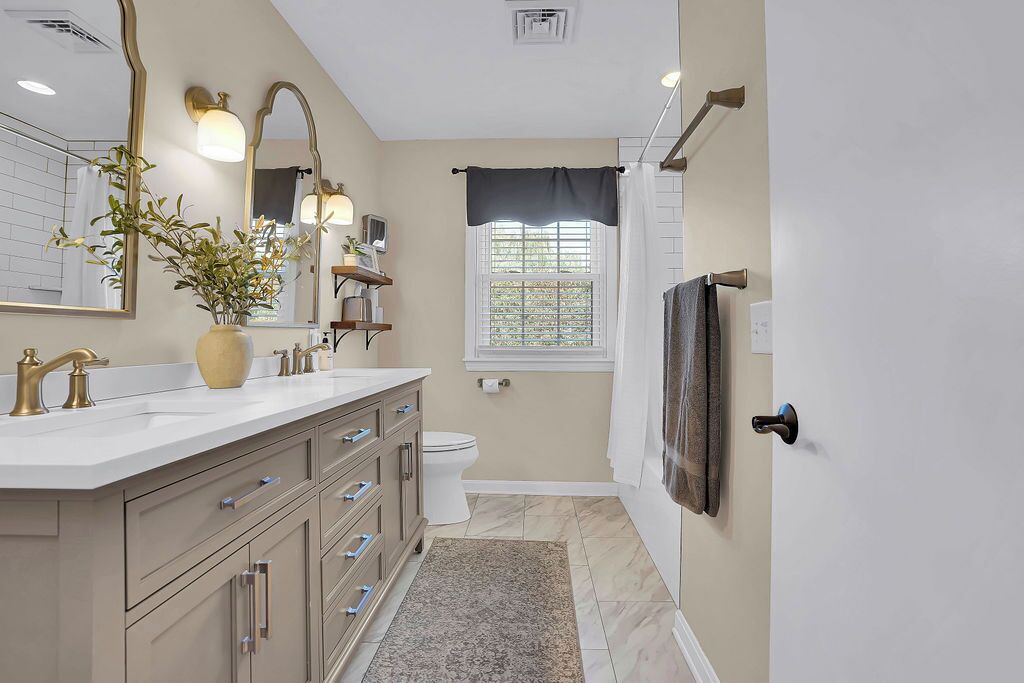 Photo of Bathroom in Gordonville