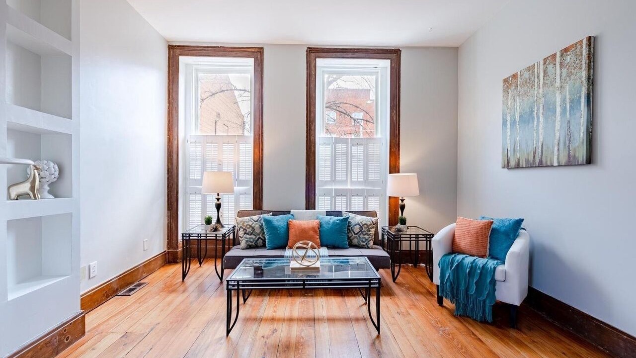 Photo of Livingroom in Downtown Baltimore