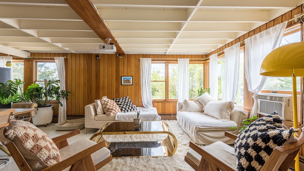 Photo of Livingroom in Point Pleasant - Toms River