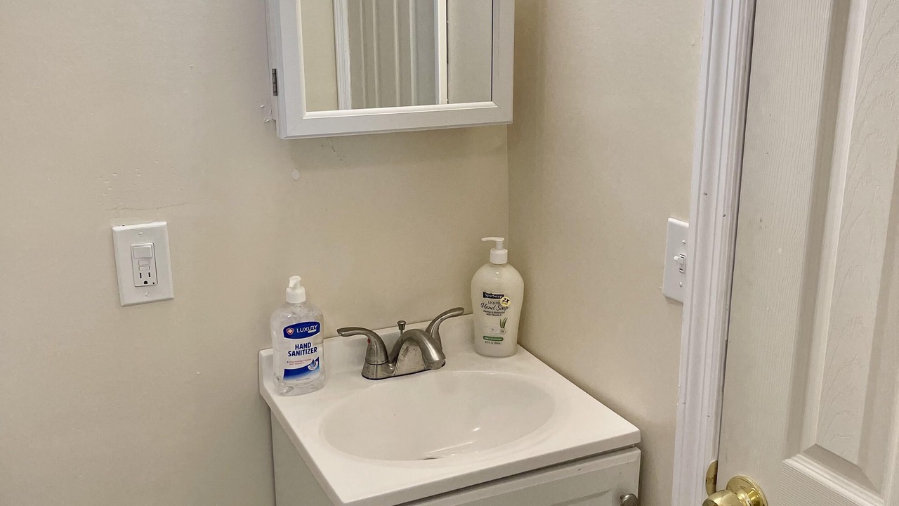 Photo of Bathroom in Weequahic