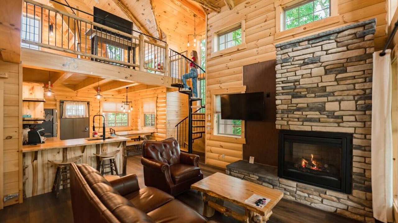 Photo of Livingroom in Millersburg