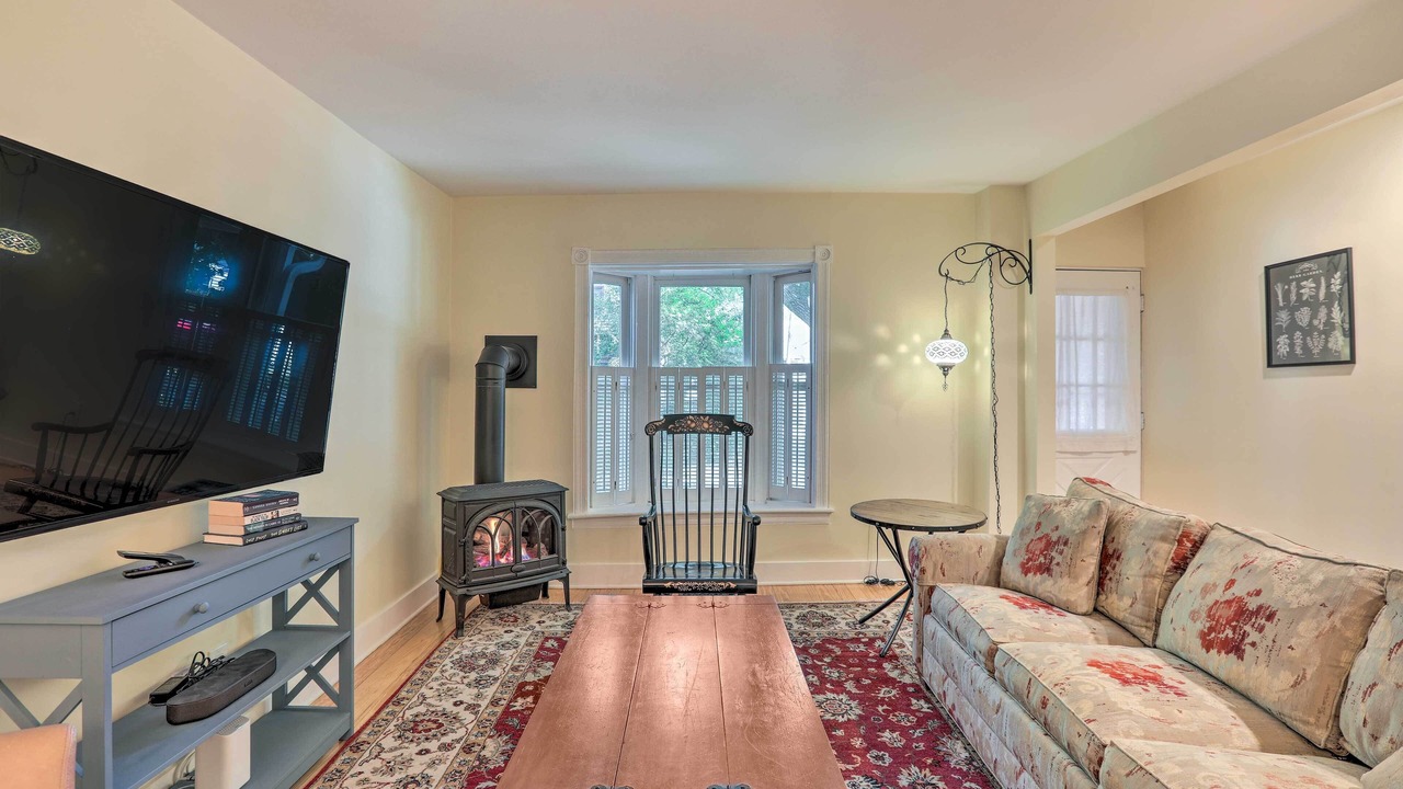 Photo of Livingroom in Lambertville