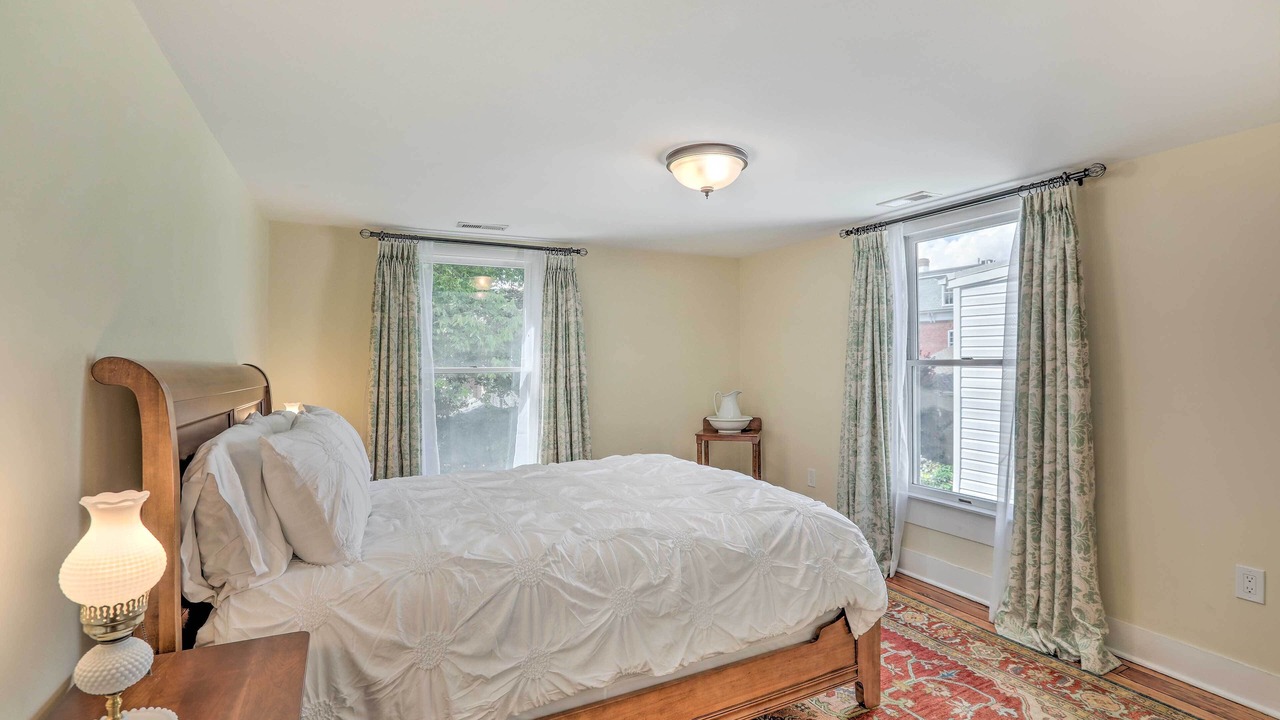 Photo of Bedroom in Lambertville