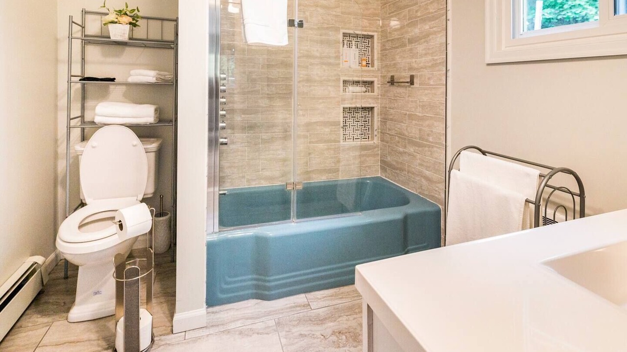 Photo of Bathroom in Drums