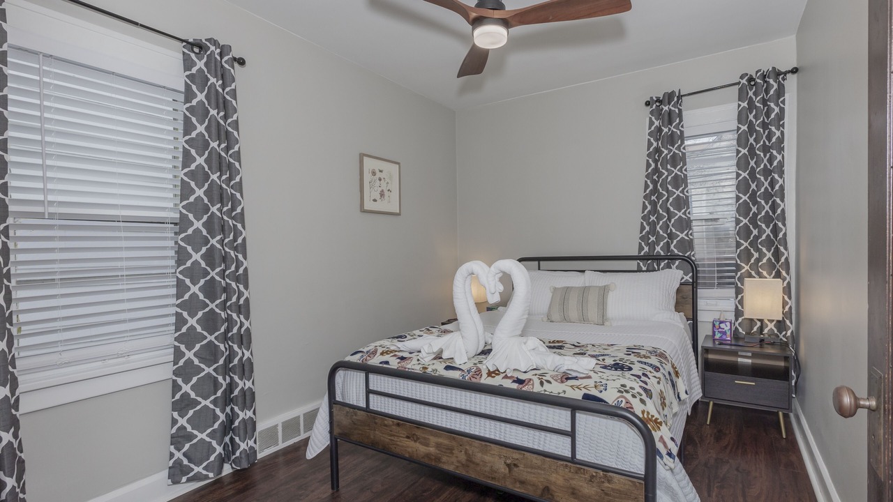 Photo of Bedroom in University Circle