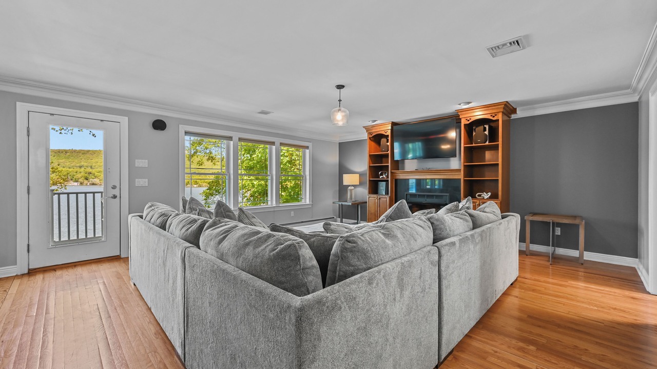 Photo of Livingroom in Hewitt
