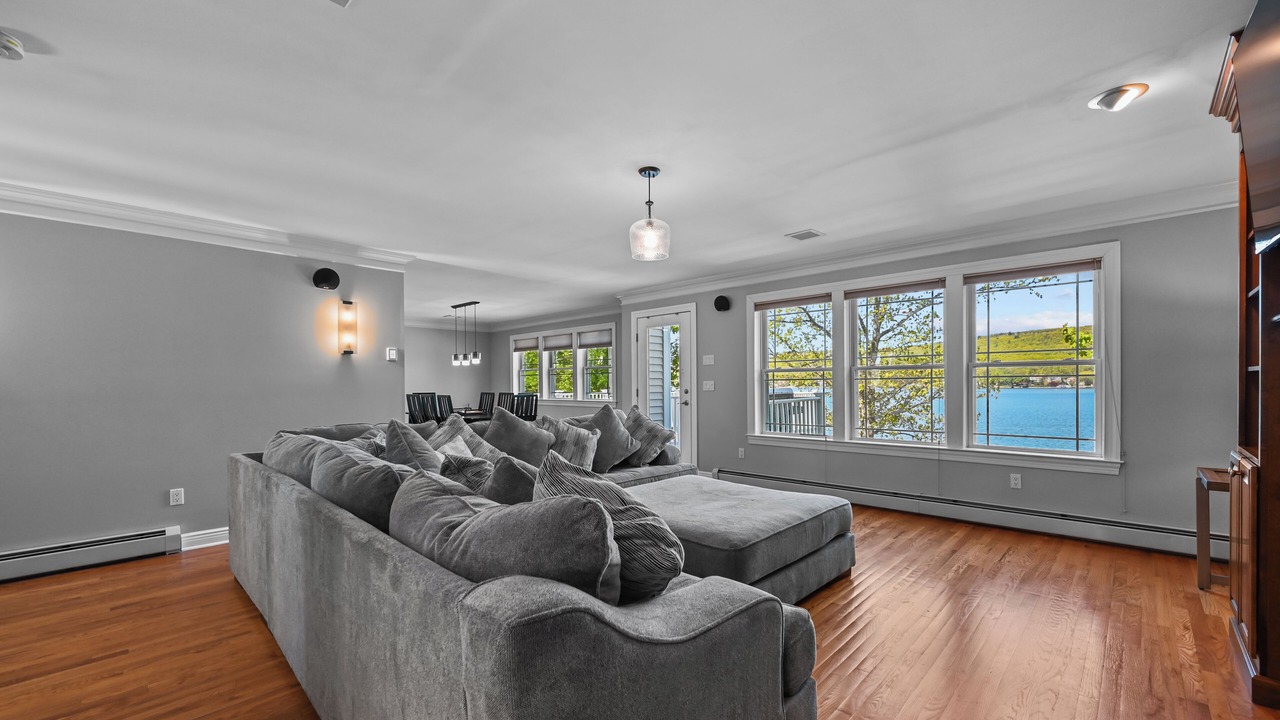 Photo of Livingroom in Hewitt