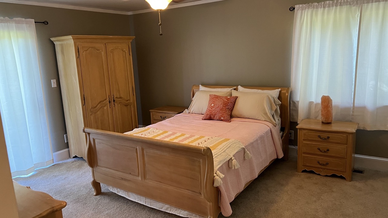 Photo of Bedroom in Sassamansville