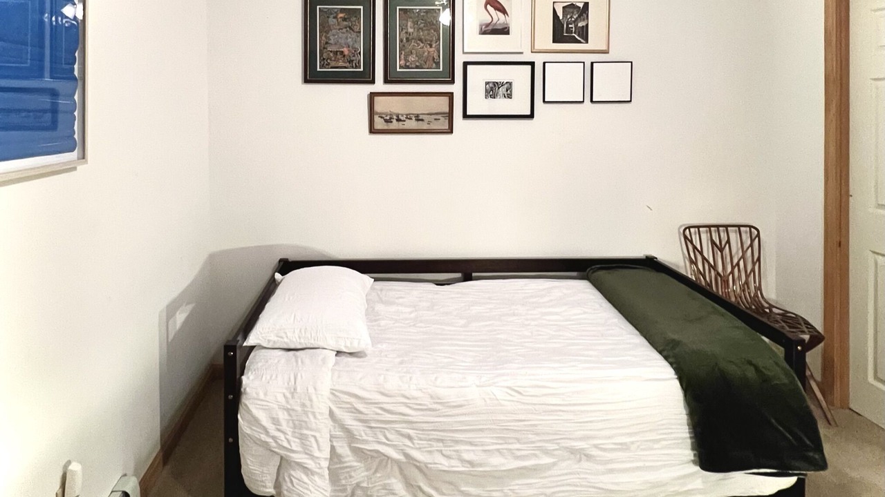 Photo of Bedroom in Roscoe
