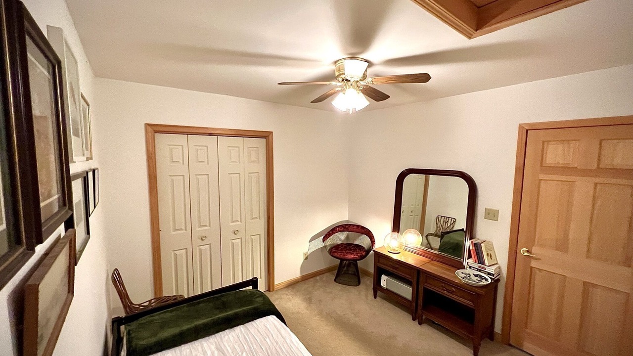 Photo of Bedroom in Roscoe