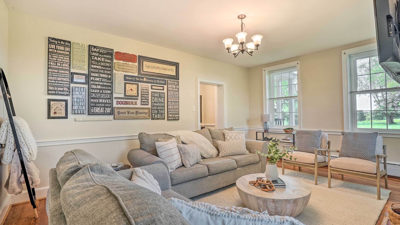 Photo of Livingroom in Taneytown