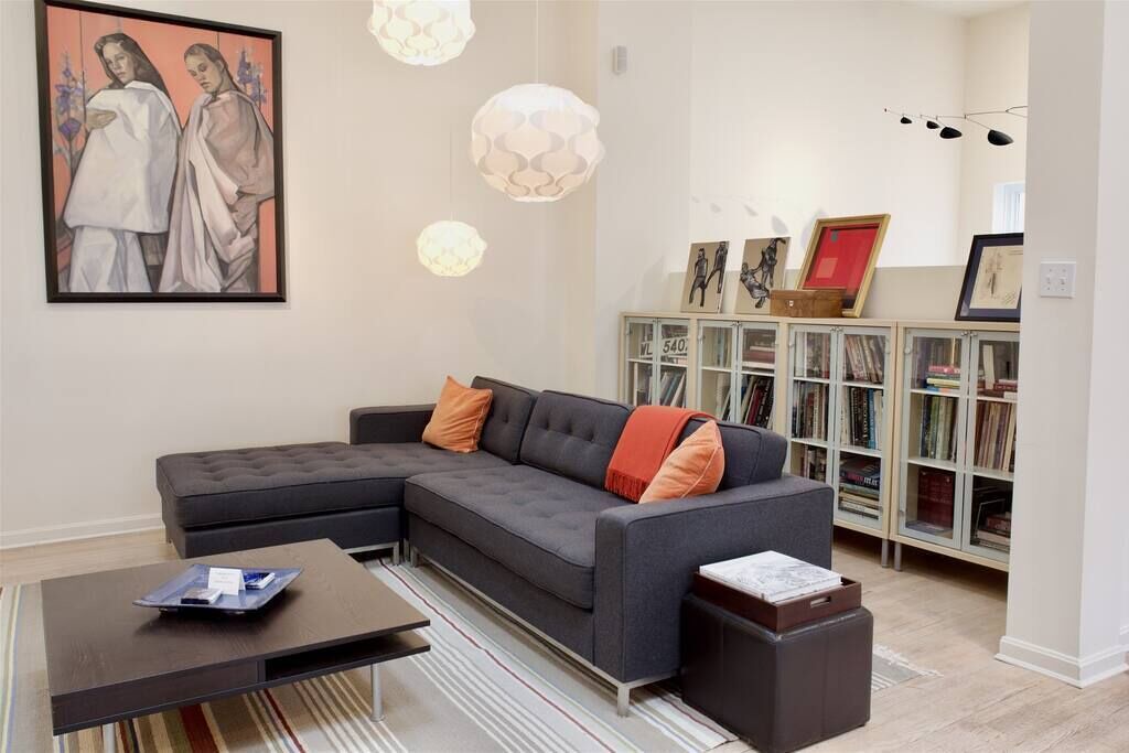 Photo of Livingroom in Mount Vernon Square