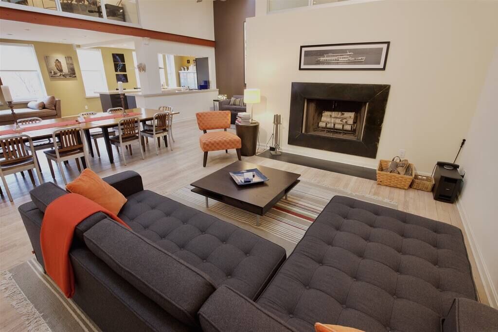 Photo of Livingroom in Mount Vernon Square