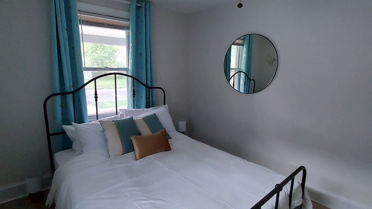 Photo of Bedroom in Ewing