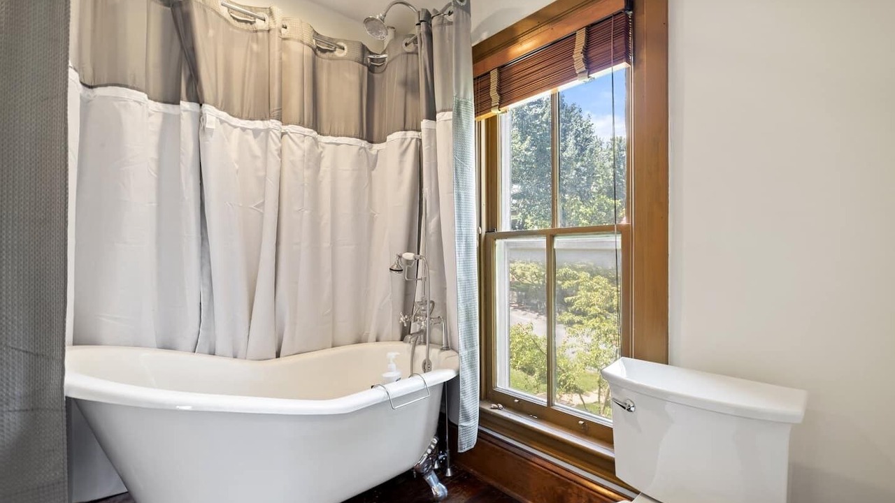 Photo of Bathroom in Harpers Ferry