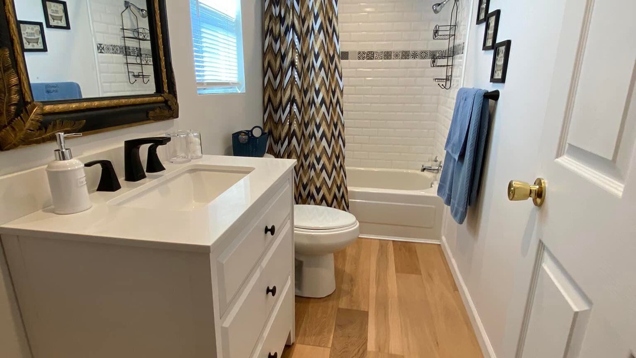 Photo of Bathroom in Mallory