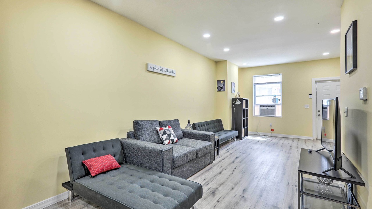 Photo of Livingroom in North Philadelphia