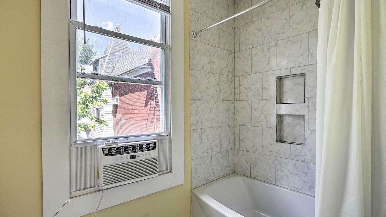 Photo of Bathroom in North Philadelphia