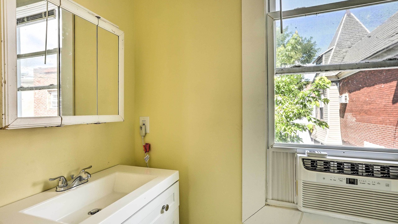 Photo of Bathroom in North Philadelphia