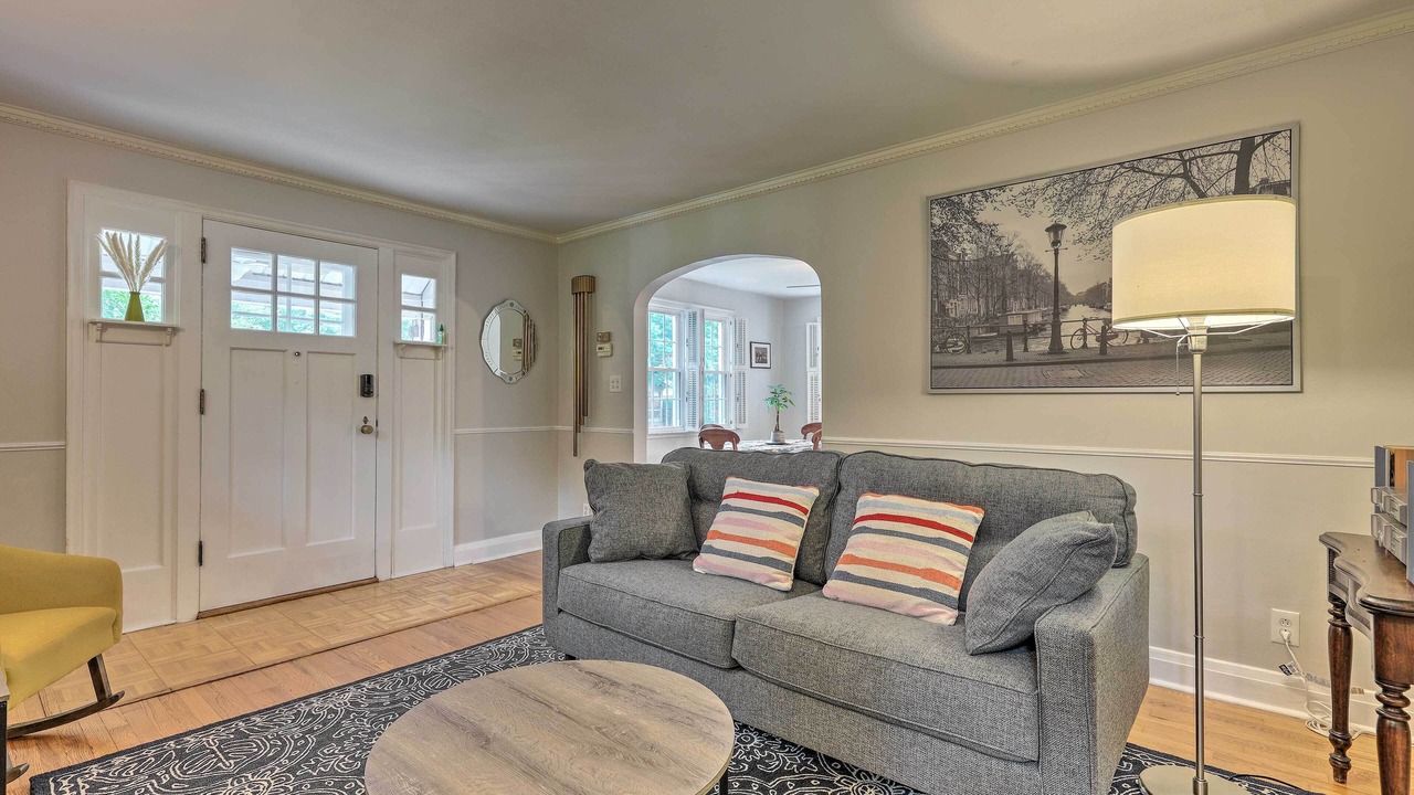 Photo of Bedroom in Roselawn Finance