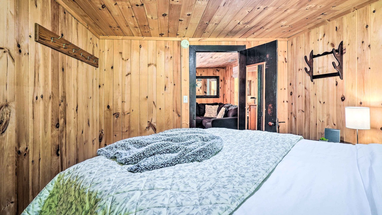 Photo of Bedroom in Newcomb