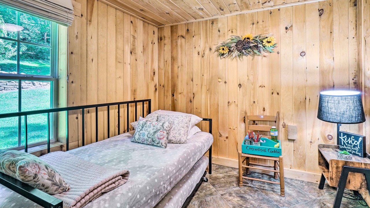 Photo of Bedroom in Newcomb