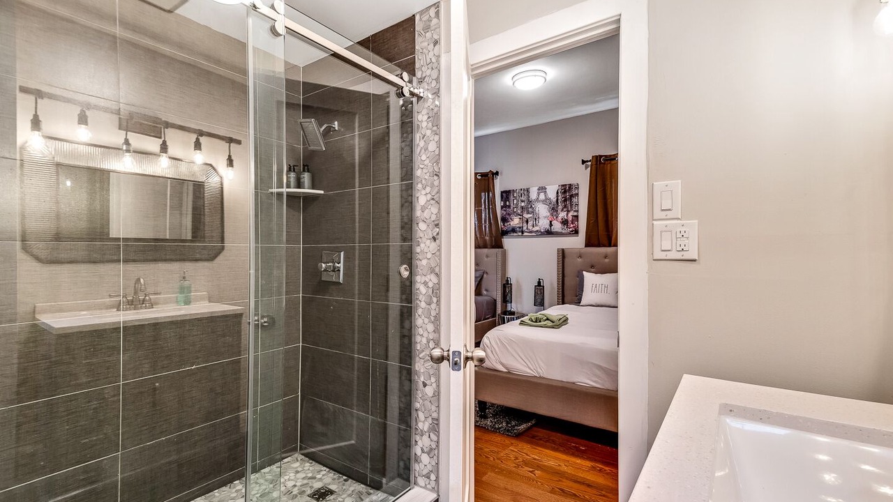 Photo of Bathroom in Powelton Village