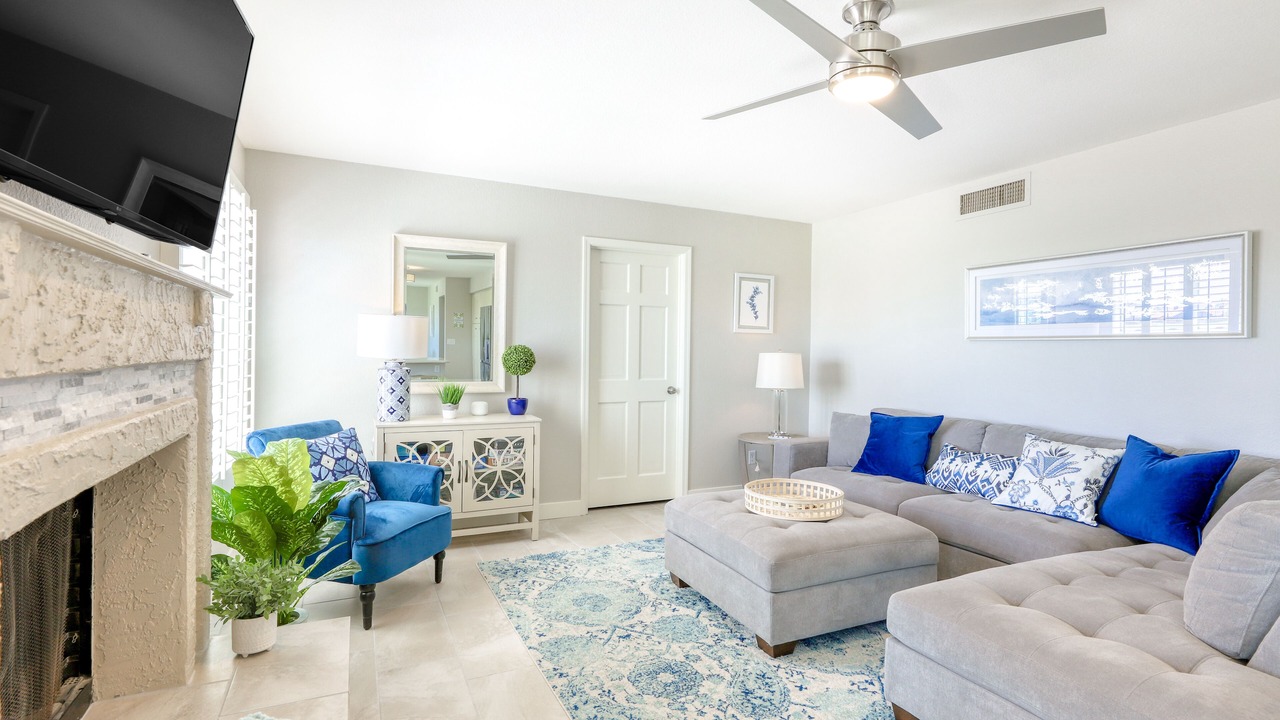 Photo of Livingroom in Foothills