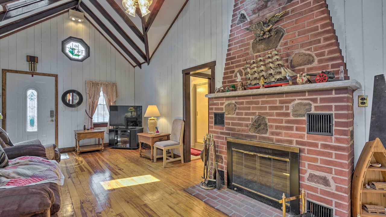 Photo of Livingroom in Waretown