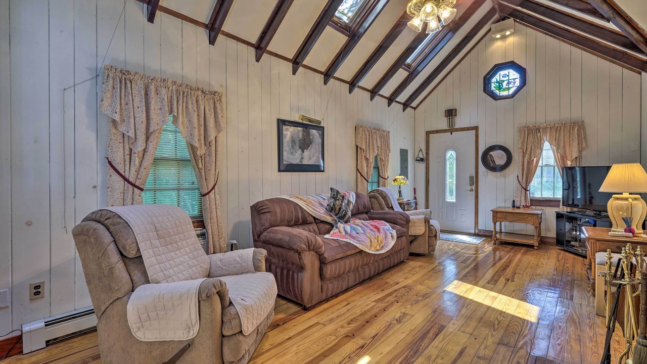 Photo of Livingroom in Waretown