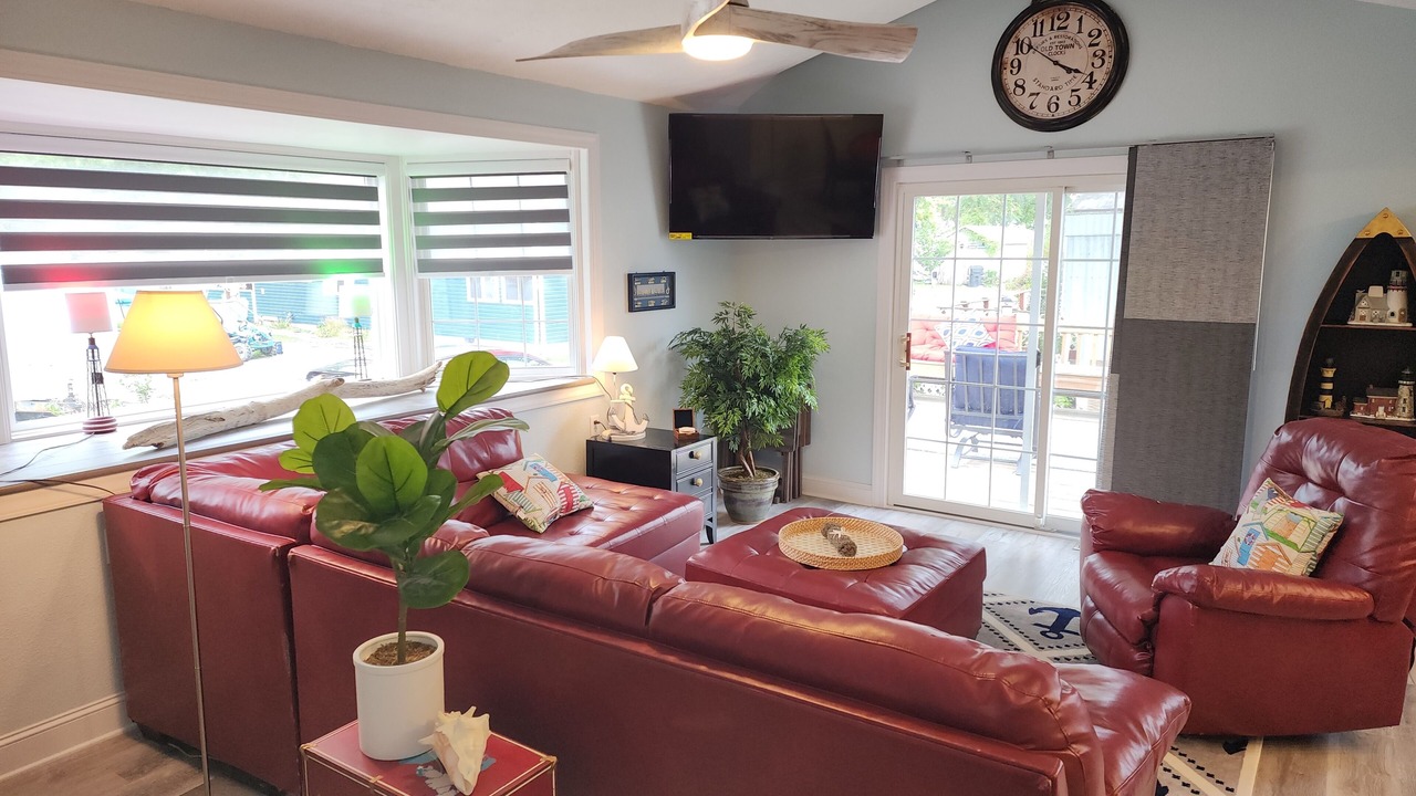 Photo of Livingroom in Port Clinton
