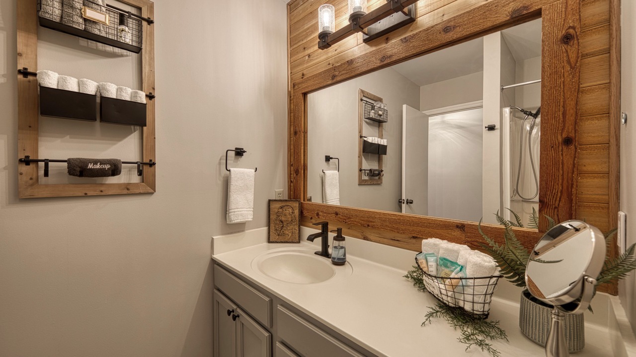 Photo of Bathroom in Ashley Oaks