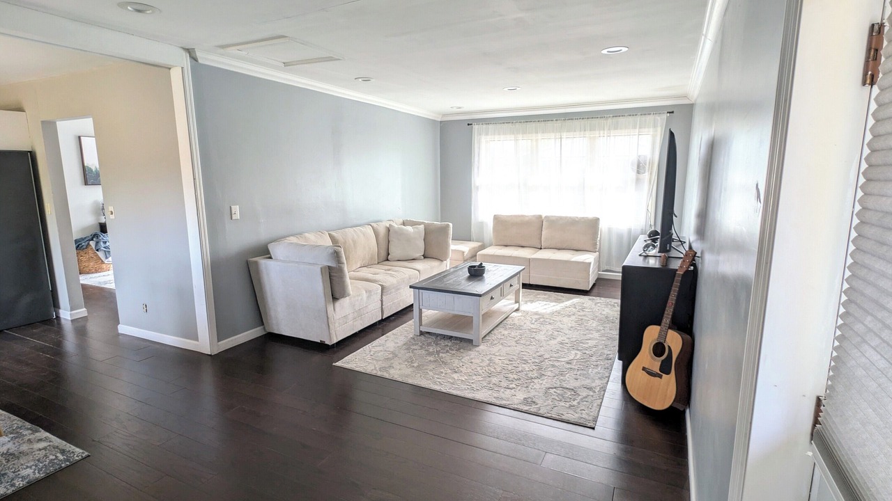 Photo of Livingroom in Highland Heights
