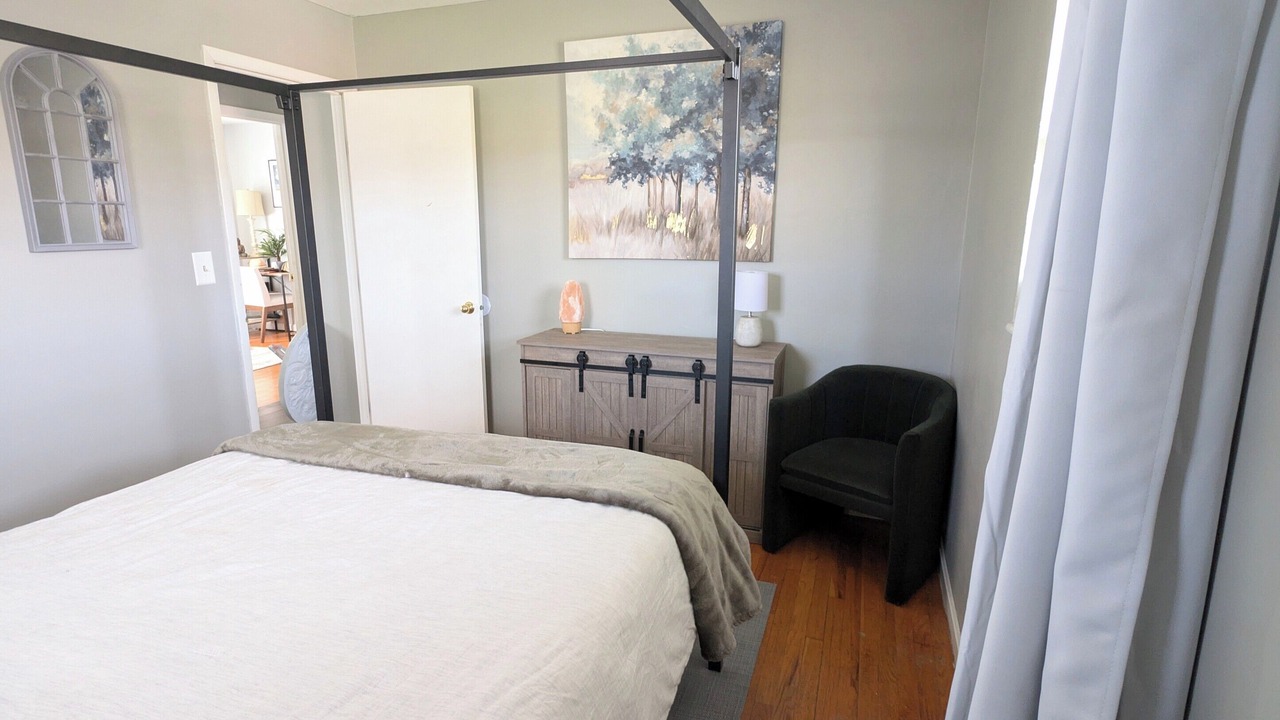 Photo of Bedroom in Highland Heights