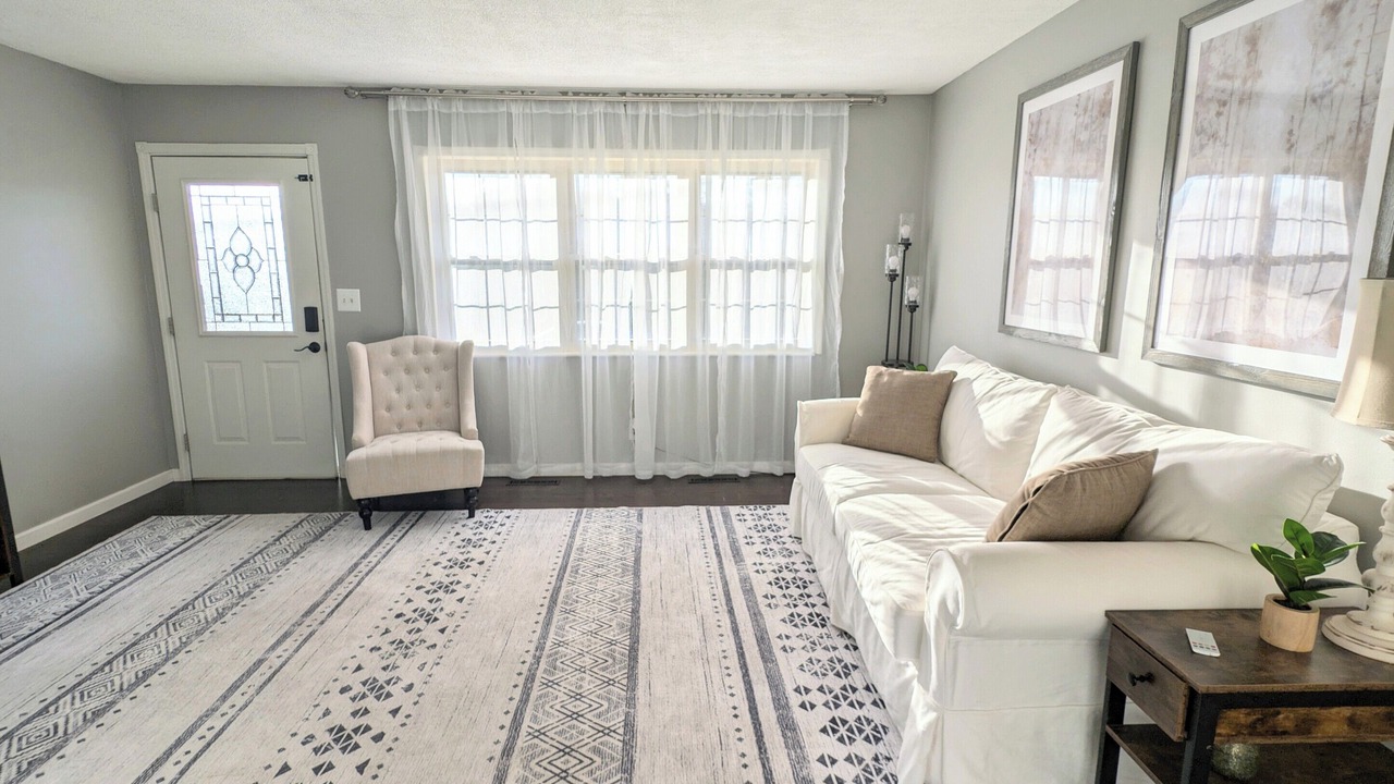 Photo of Livingroom in Highland Heights