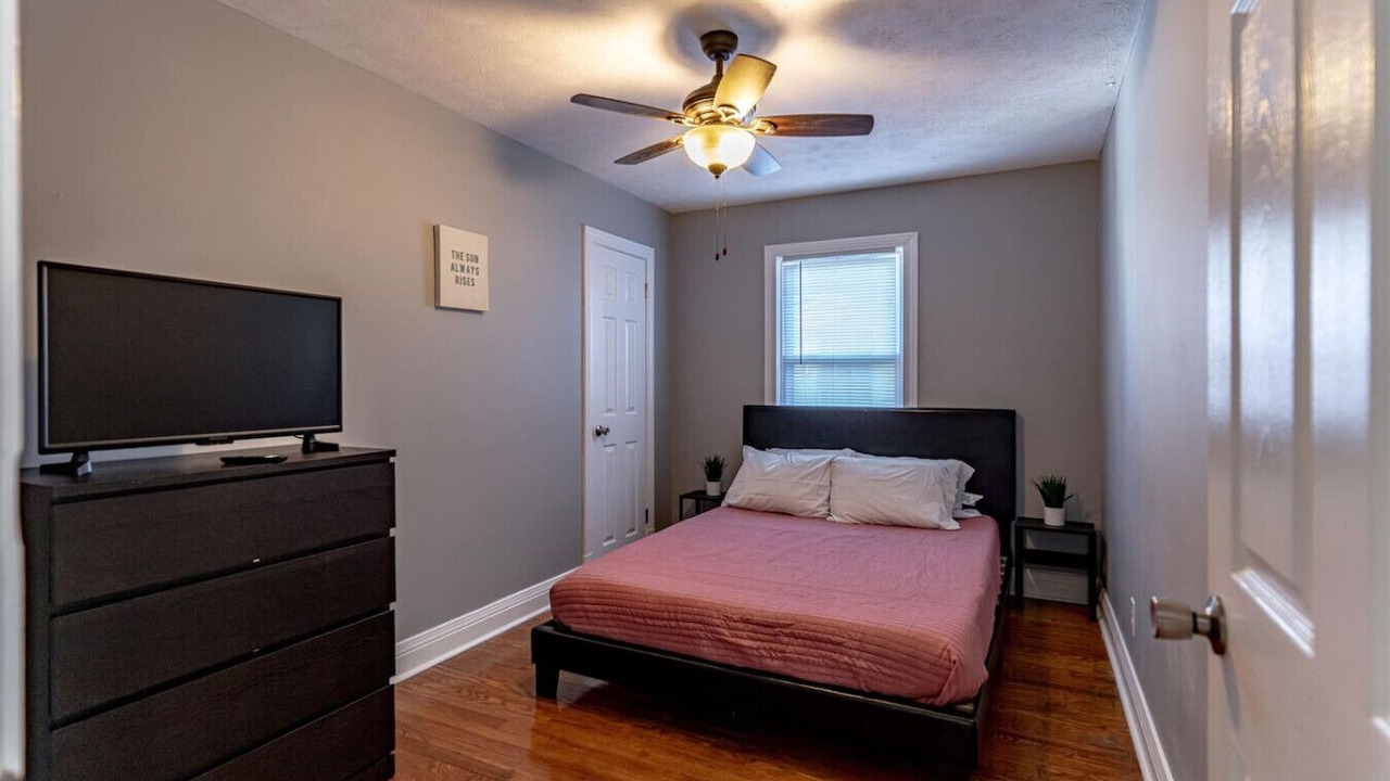 Photo of Bedroom in Beechmont