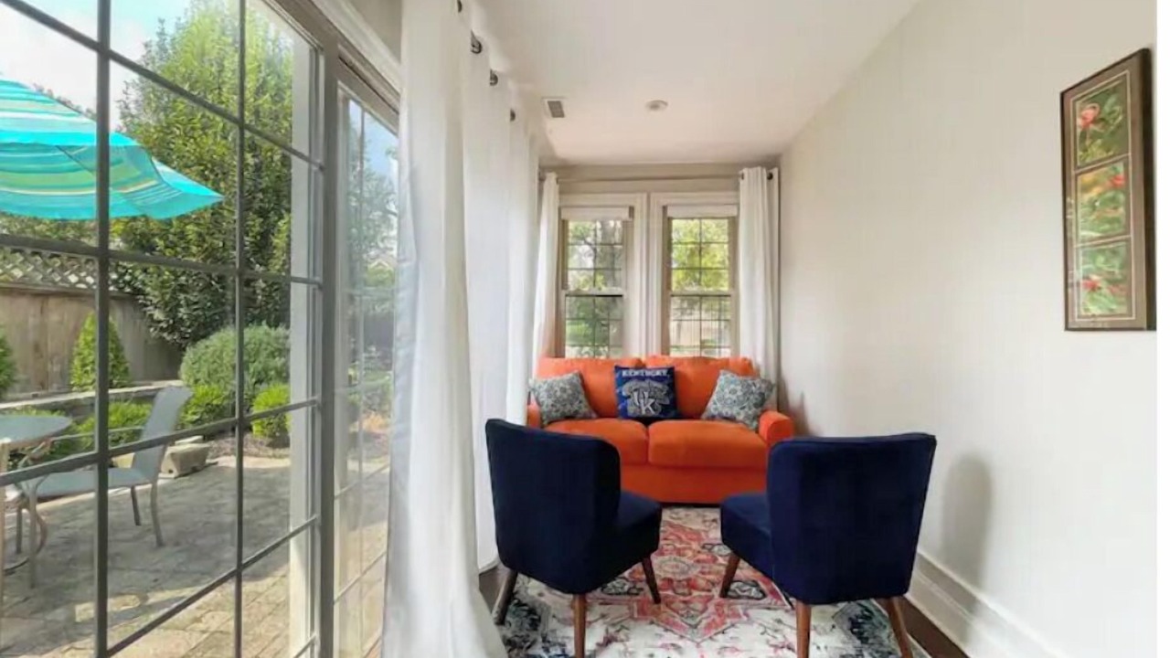 Photo of Livingroom in Lexington