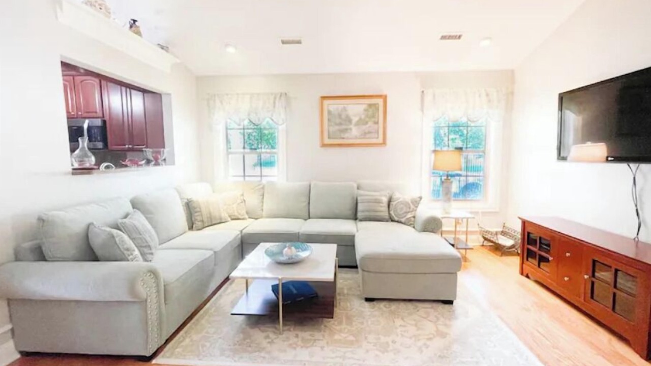Photo of Livingroom in Lexington