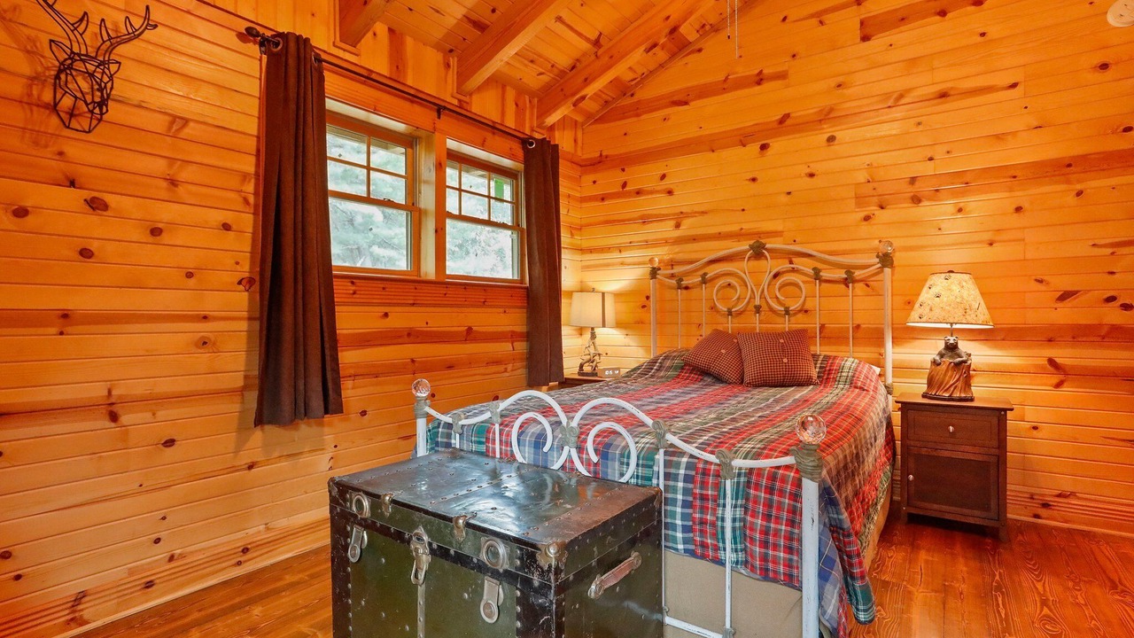 Photo of Bedroom in Hancock