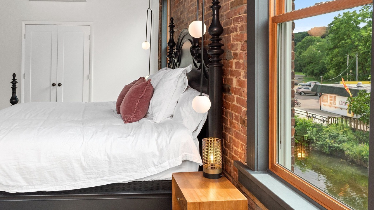 Photo of Bedroom in Canal Fulton