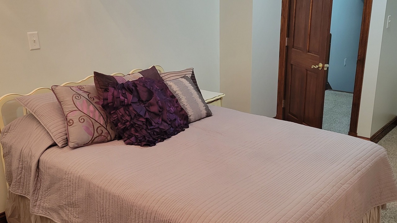 Photo of Bedroom in Neelyton