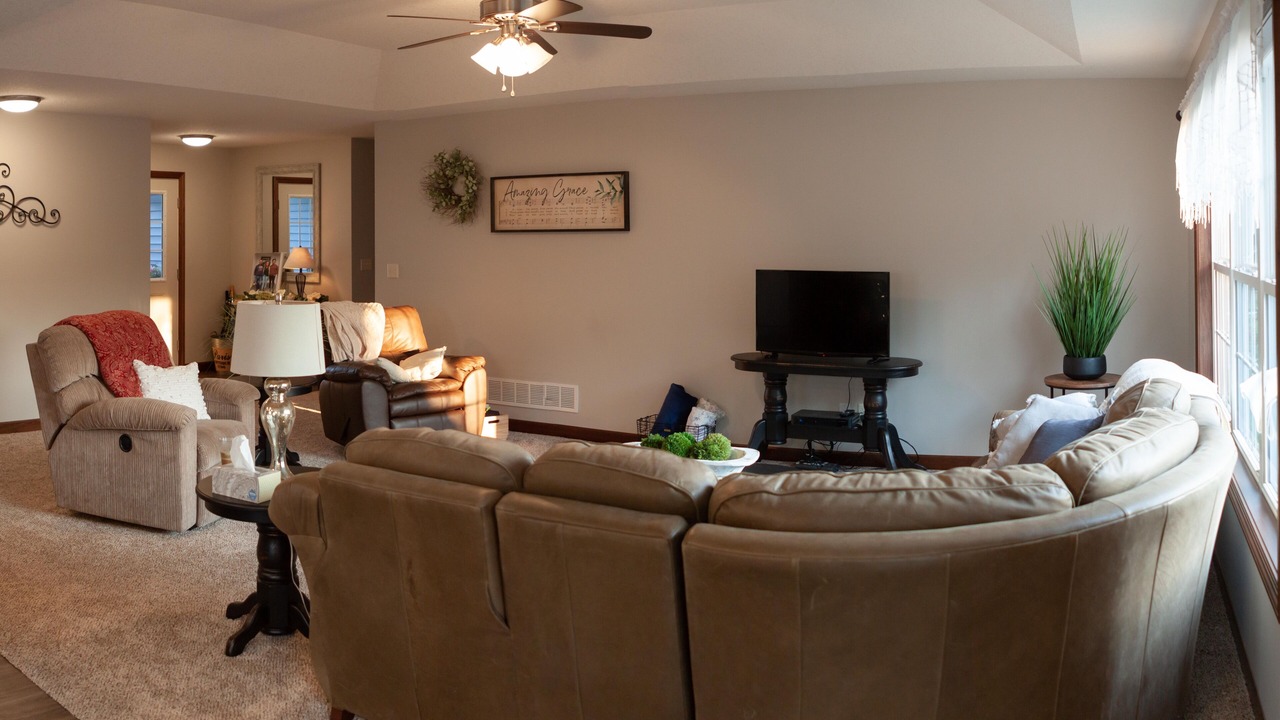 Photo of Livingroom in Sugarcreek