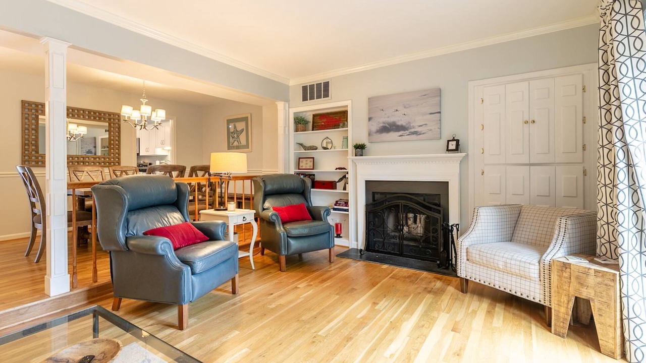 Photo of Livingroom in Historic District