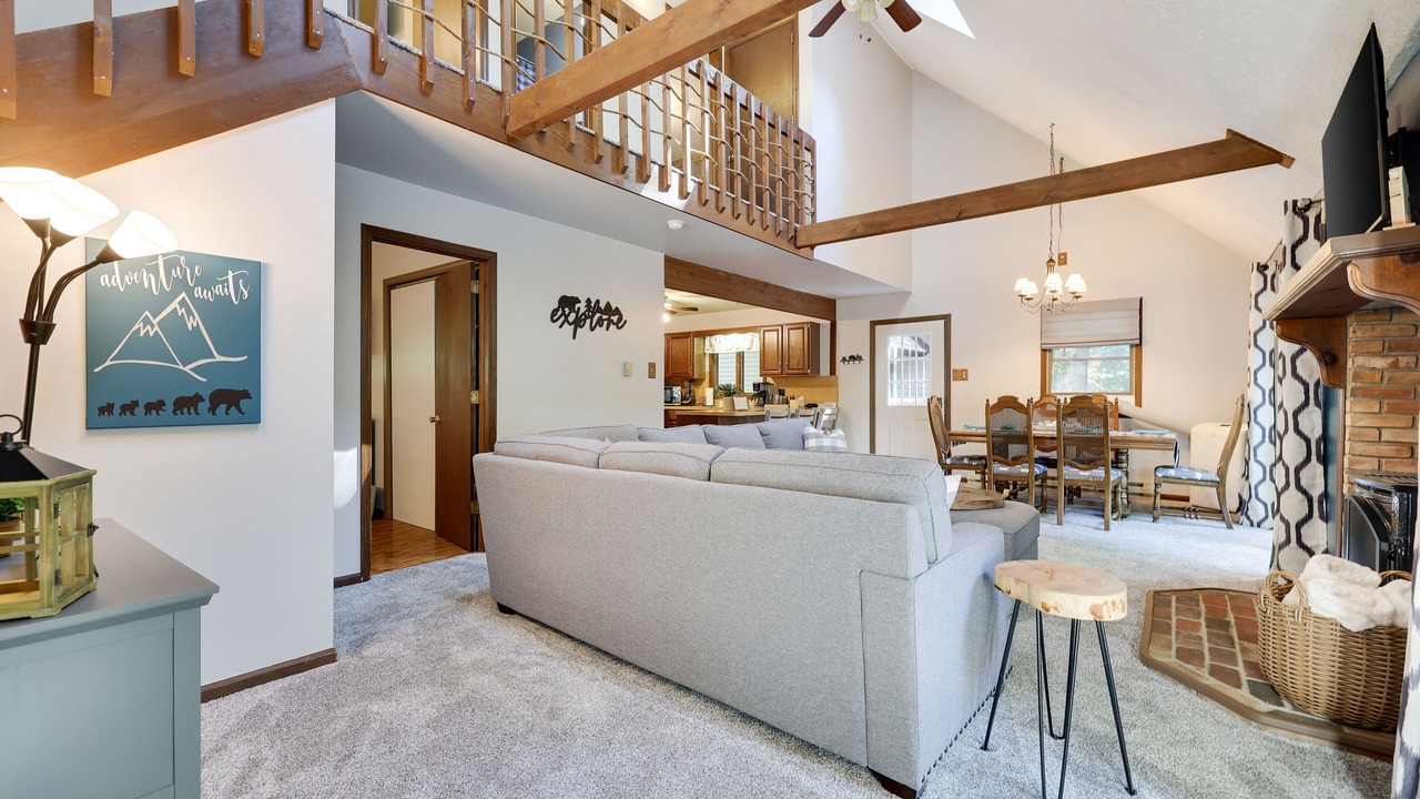 Photo of Livingroom in Jim Thorpe