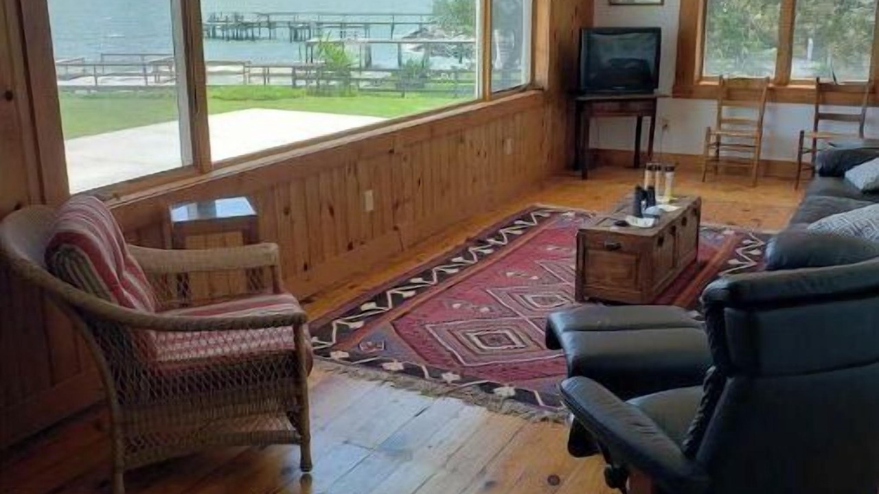 Photo of Bedroom in Deltaville