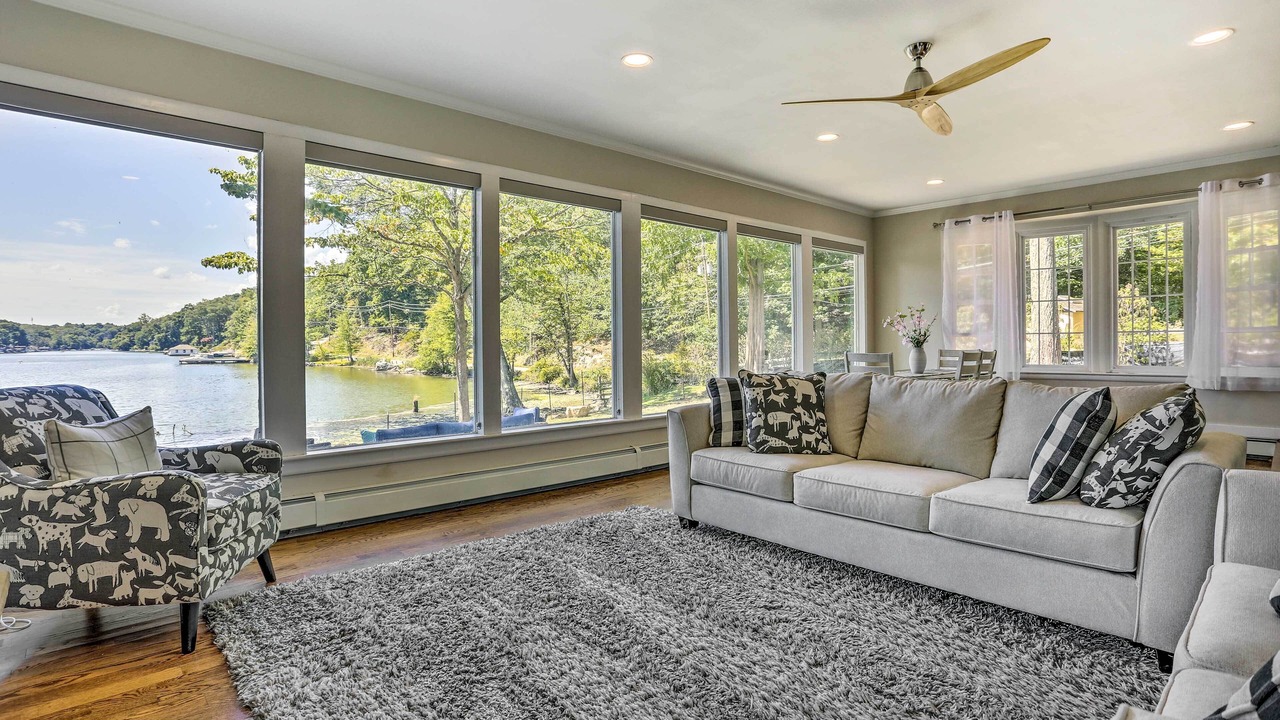 Photo of Livingroom in Hopatcong