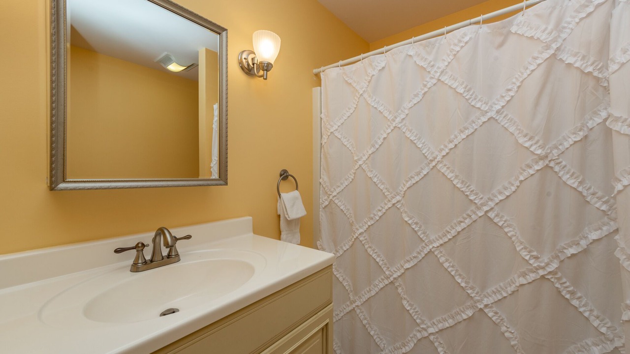 Photo of Bathroom in North Glade Hills